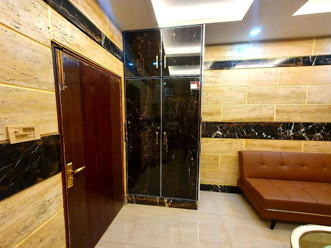 Smart Apartments & Hotel Лахор Екстер'єр фото