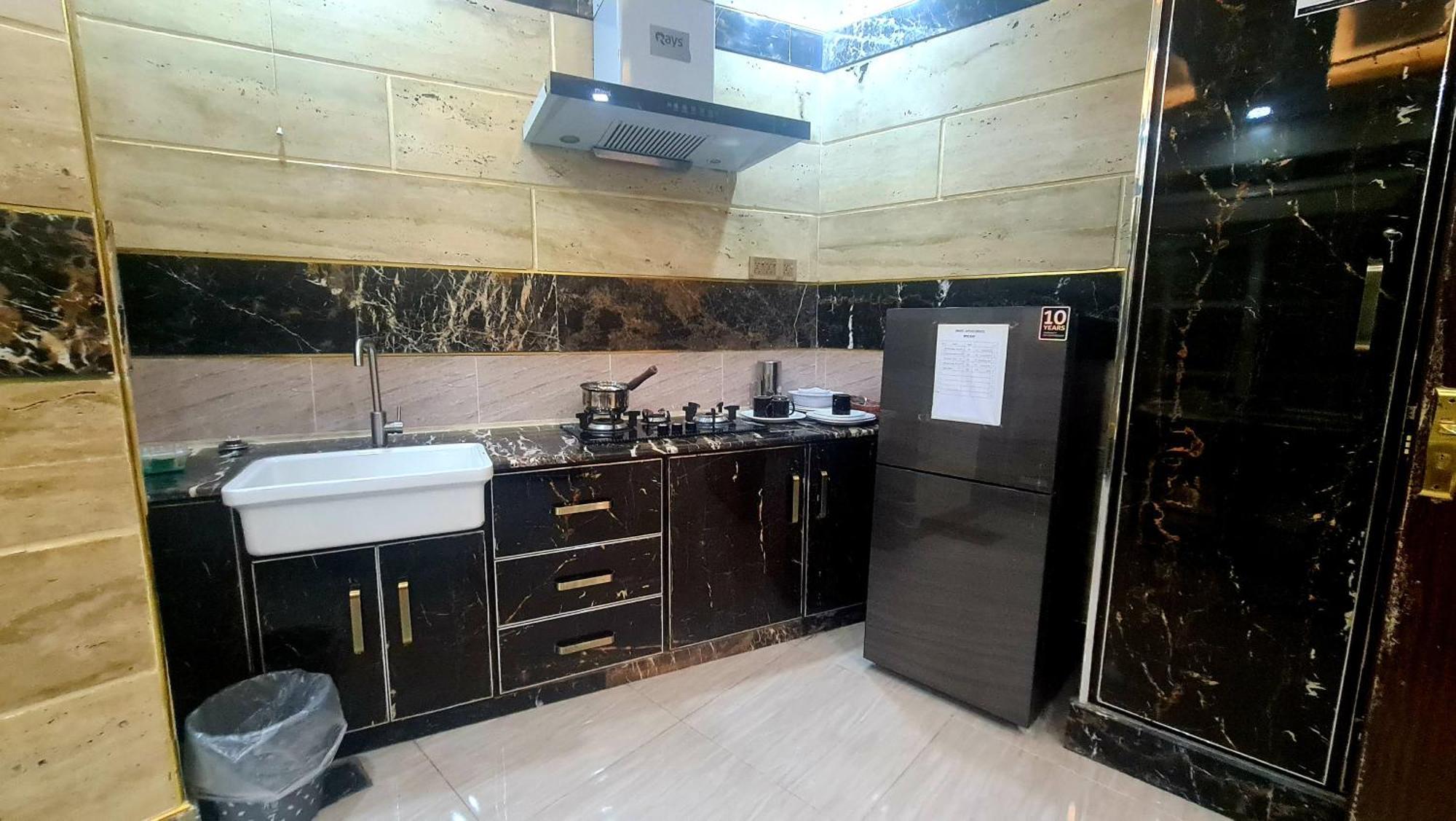 Smart Apartments & Hotel Лахор Екстер'єр фото