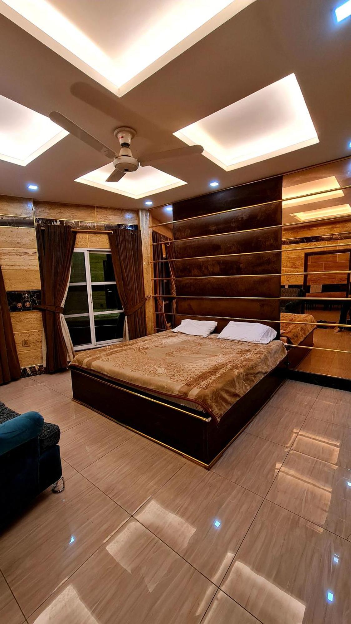 Smart Apartments & Hotel Лахор Екстер'єр фото