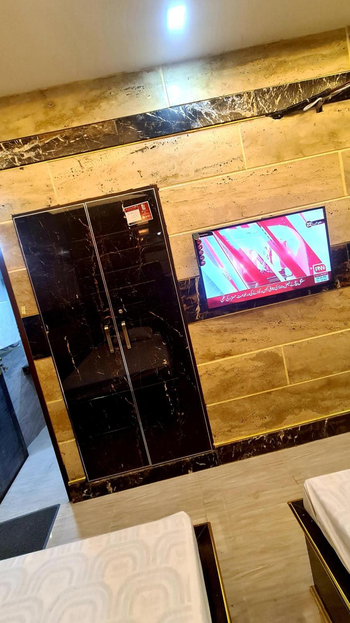 Smart Apartments & Hotel Лахор Екстер'єр фото