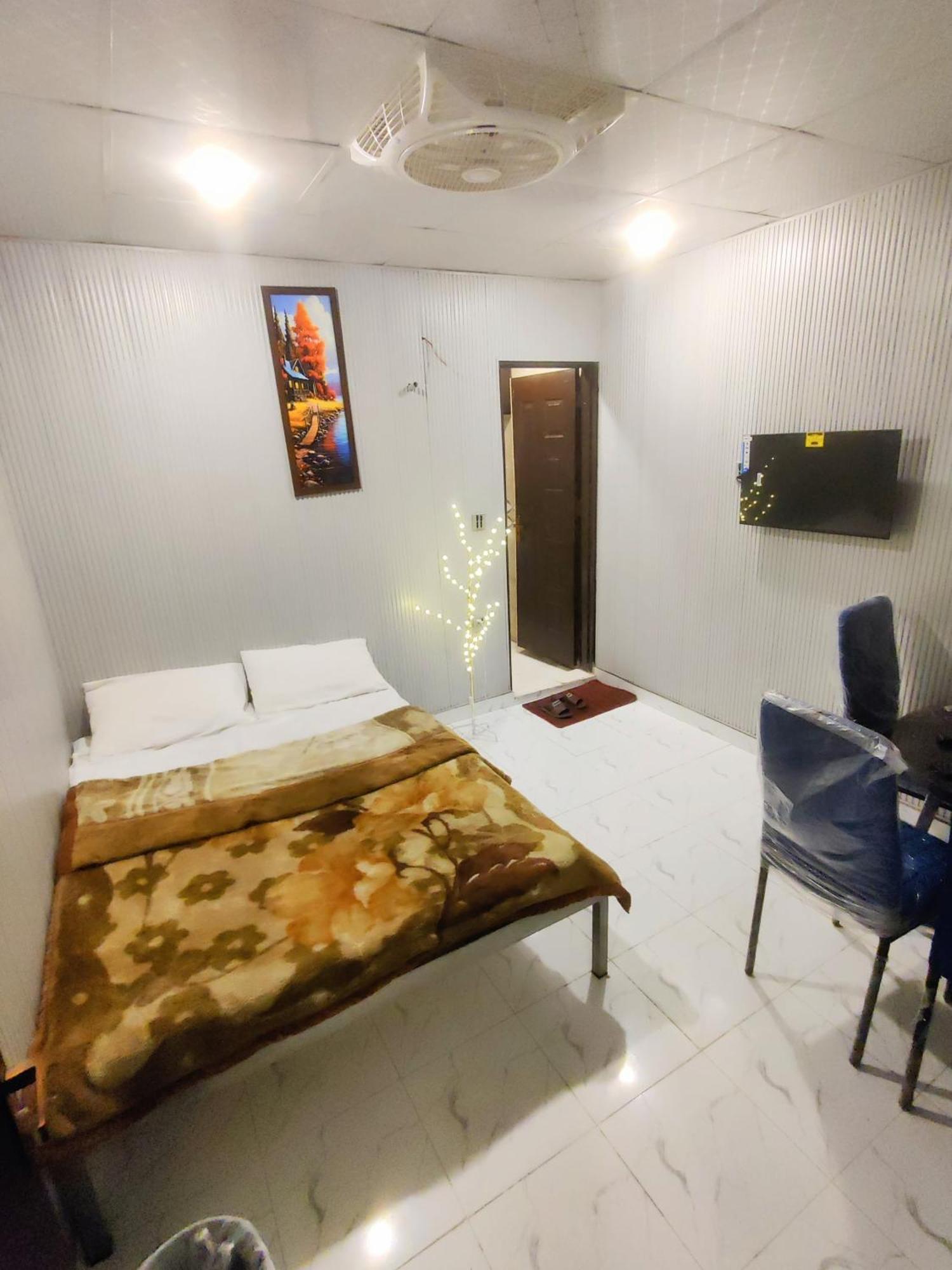 Smart Apartments & Hotel Лахор Екстер'єр фото